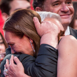 Carole Bouquet, son compagnon Philippe Sereys de Rothschild et Paul Rassam - Carole Bouquet très émue lors de la descente des marches du film "The Little Prince" (Le Petit Prince) lors du 68 ème Festival International du Film de Cannes à Cannes le 22 mai 2015, le film produit par son fils Dimitri Rassam.