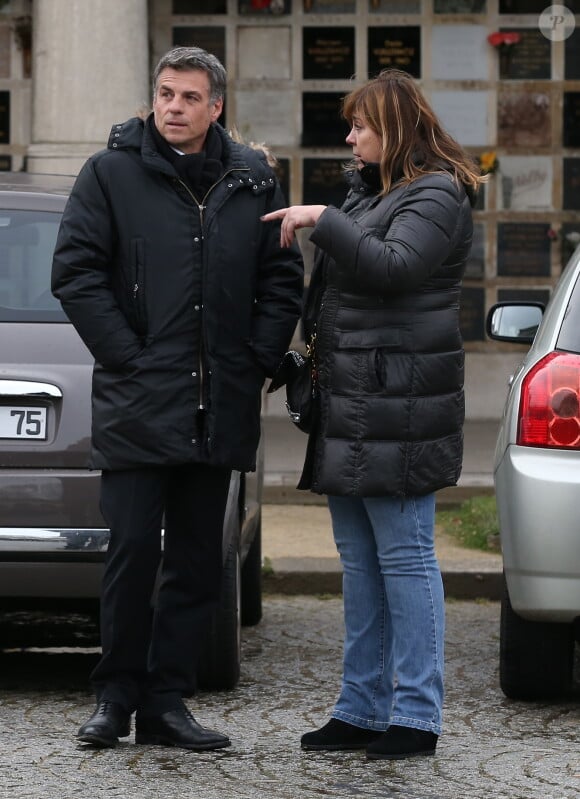 Michèle Bernier et Bruno Gaccio - Sortie des obsèques de François Cavanna au Père Lachaise à Paris. Le 6 février