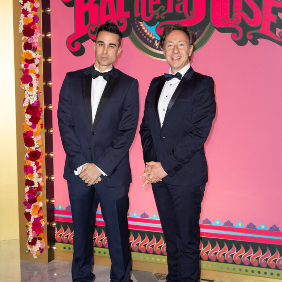 A-t-il notamment déclaré
Stéphane Bern et son compagnon Yori Bailleres - Arrivées des invités au Bal de la Rose 2023 sur le thème "Bollywood" à la salle des étoiles à Monaco le 25 mars 2023. © Olivier Huitel / Pool / Bestimage