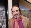 Quelques minutes plus tôt, c'est Roland Courbis qui annonçait la nouvelle sur X, avant d'effacer. Une terrible nouvelle, un choc pour le monde du football, et des médias.
Exclusif - Didier Roustan lors du vernissage de l'exposition "Vue du ciel" de l'artiste 3D Johann Perathoner au Royal Monceau-Raffles Paris le 20 avril 2022.© Rachid Bellak / Bestimage