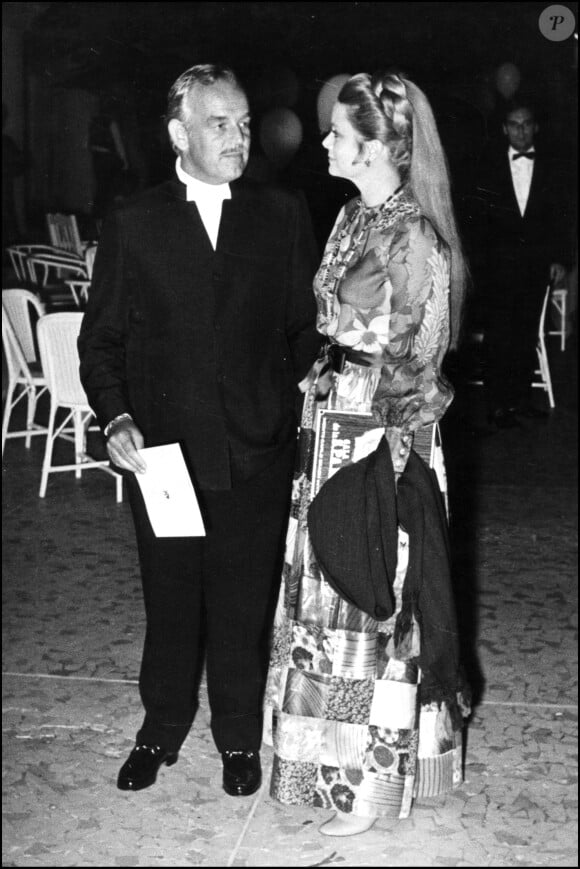 Le prince Rainier de Monaco et la princesse Grace au gala de la SPAM (photo d'archive non datée)