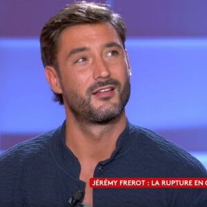 Jérémy Frérot mis à l'honneur sur le plateau de "C à vous".