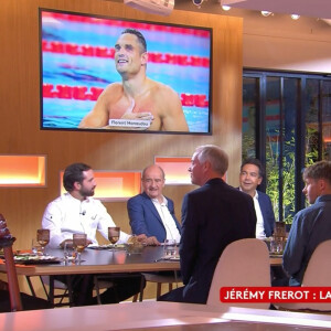 Jérémy Frérot mis à l'honneur sur le plateau de "C à vous".