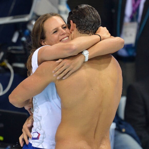 Archives - Laure Manaudou enlace son frère Florent Manaudou, médaille d'or aux Jeux Olympiques de 2012 à Londres, le 3 août 2012. © Xinhua / Panoramic / Bestimage