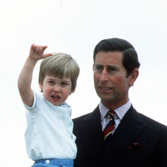 Le Prince Charles, Prince de Galles et Diana, Princesse de Galles avec le Prince William et le Prince Harry sur le Royal Yacht Britannia à Venise, Italie. Photo par PA Photos/ABACAPRESS.COM