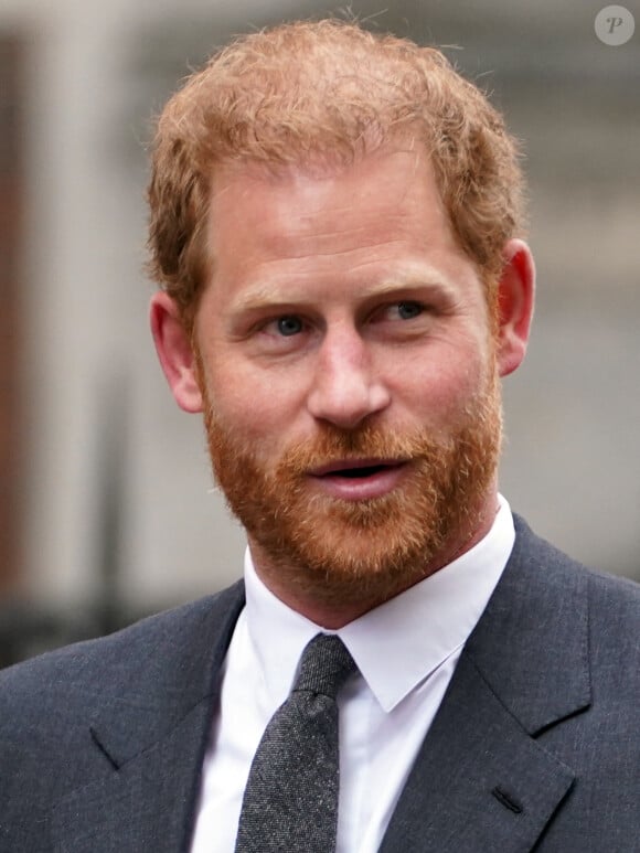 Le Duc de Sussex quittant la Cour Royale de Justice, au centre de Londres. Buckingham Palace a annoncé que le duc de Sussex assistera au couronnement du roi Charles III mais que la duchesse de Sussex restera en Californie avec le prince Archie et la princesse Lilibet. Le crédit photo doit être lu comme suit : James Manning/PA Wire