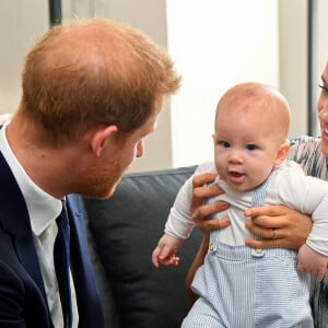 Le prince Harry a 40 ans ce dimanche
Leduc et la duchesse de Sussex tenant leur fils Archie lors d'une rencontre avec l'archevêque Desmond Tutu. Photo par Toby Melville/PA Wire/ABACAPRESS.COM