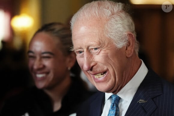 Le roi Charles III rencontre l'équipe de rugby des Black Ferns de Nouvelle-Zélande au palais de Buckingham à Londres, Royaume-Un. Photo par Aaron Chown/PA Wire/ABACAPRESS.COM