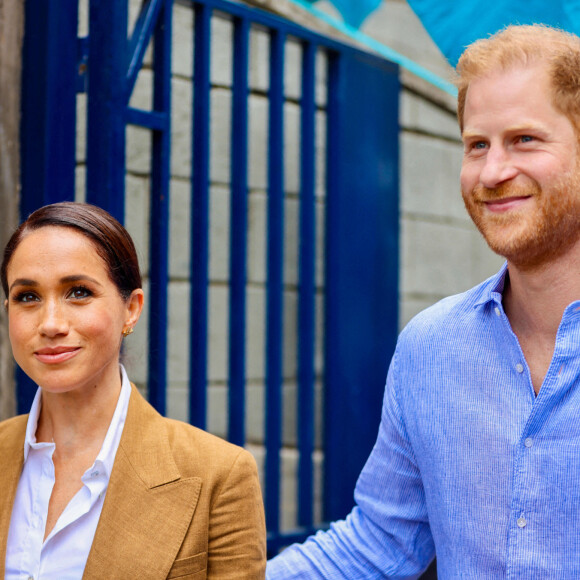 Le prince Harry, duc de Sussex, et Meghan Markle, duchesse de Sussex, lors d'une rencontre avec de jeunes étudiants soulignant l'importance du bien-être socio-émotionnel dans l'éducation au Colegio La Giralda à Bogota, le deuxième jour de leur visite de quatre jours en Colombie - Poolphoto by Courtesy of the Vice President's Office for DPPA/Mischa Schoemaker/ABACAPRESS.COM