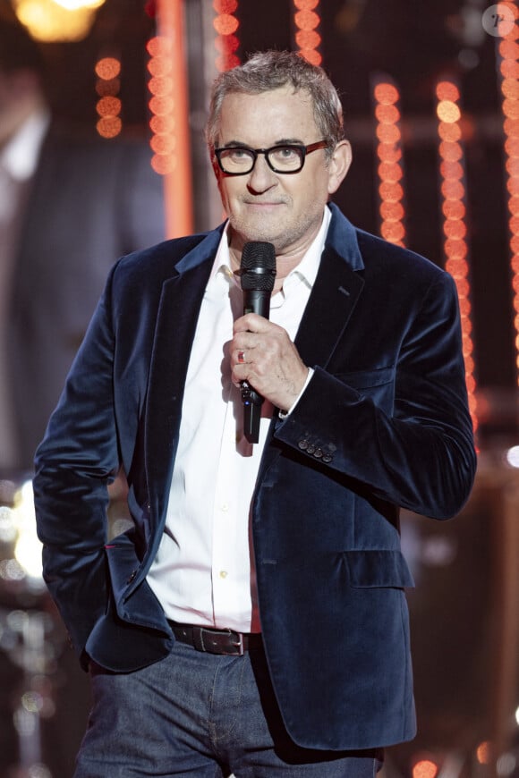 Christophe Dechavanne lors de l'enregistrement de la soirée "Les 30 ans du sidaction - la soirée événement" au Grand Rex à Paris diffusée le 23 mars 2024 sur France 2.