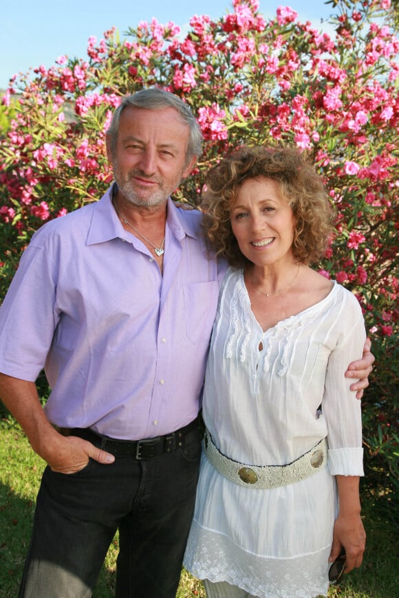 Mireille Dumas lors d'une séance photo dans sa maison de Porto, en Corse du Sud, le 14 août 2007. Photo par Max Colin/ABACAPRESS.COM