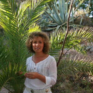 Mireille Dumas lors d'une séance photo dans sa maison de Porto, en Corse du Sud, le 14 août 2007. Photo par Max Colin/ABACAPRESS.COM