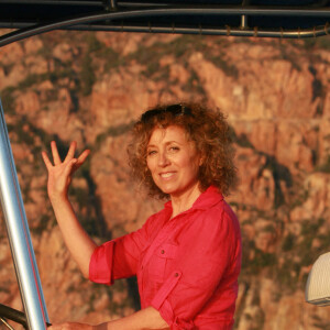 Mireille Dumas lors d'une séance photo dans sa maison de Porto, en Corse du Sud, le 14 août 2007. Photo par Max Colin/ABACAPRESS.COM