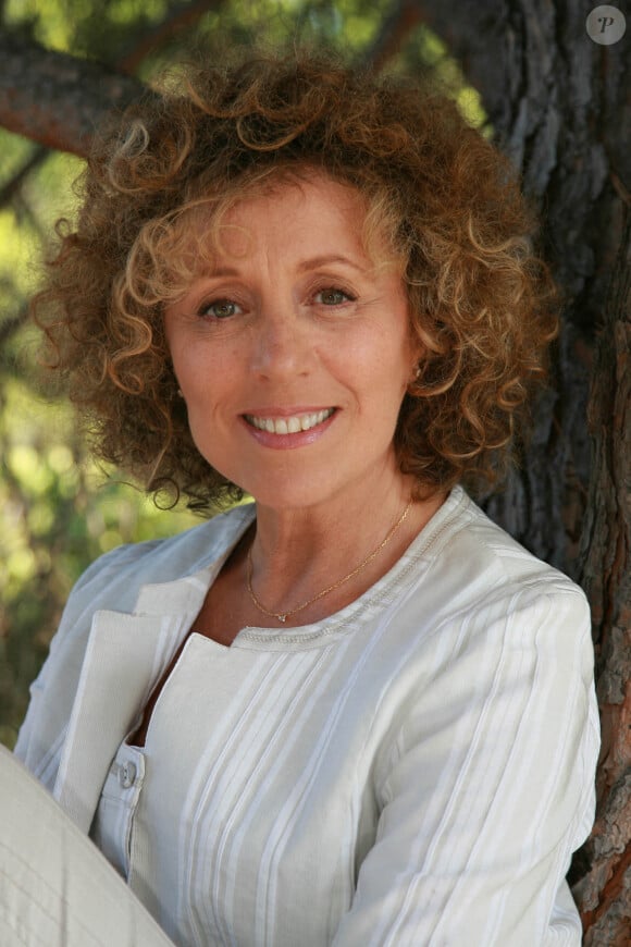 Mireille Dumas lors d'une séance photo dans sa maison de Porto, en Corse du Sud, le 14 août 2007. Photo par Max Colin/ABACAPRESS.COM