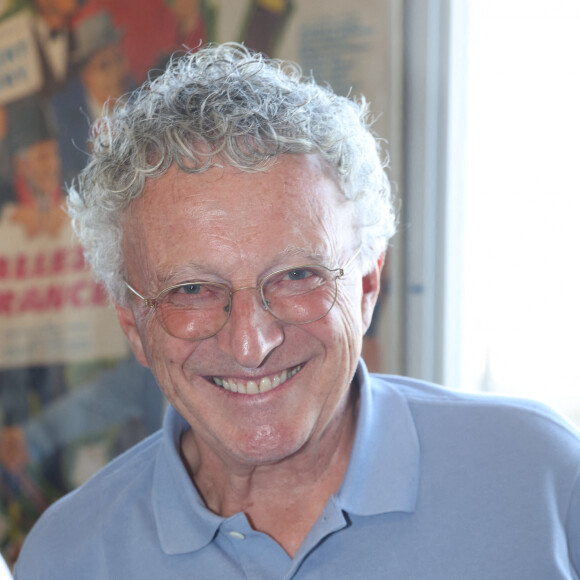 Nelson Monfort assiste à la 28e édition du Festival de la Littérature et du Vin à Saumur, France, le 14 avril 2023. Photo par Jerome Dominé/ABACAPRESS.COM