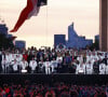 Emmanuel Macron, président de la République Française, avec les athlètes des Jeux Olympiques et Paralympiques de Paris2024 - La "Parade des Champions" des Jeux Olympiques et Paralympiques de Paris2024, sur les Champs-Elysées. Paris, le 14 septembre 2024. © Mohamed Badra/Pool/Bestimage 