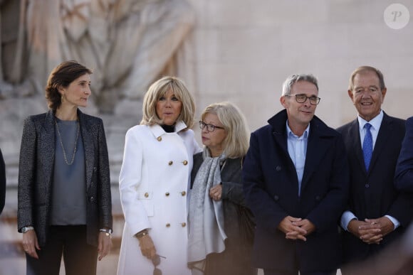 Brigitte Macron, Amélie Oudéa-Castéra, ministre des Sports et des Jeux olympiques et paralympiques, et Patrick Ollier, Maire de Rueil-Malmaison, - La "Parade des Champions" des Jeux Olympiques et Paralympiques de Paris2024, sur les Champs-Elysées. Paris, le 14 septembre 2024. © Romauld Meigneux/Pool/Bestimage 