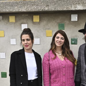 Charlotte Casiraghi, Amandine De La Richardiere et Sébastien Tellier au photocall du défilé croisière Chanel 2024-2025 à la Cité radieuse à Marseille, France, le 2 mai 2024. © Olivier Borde/Bestimage 