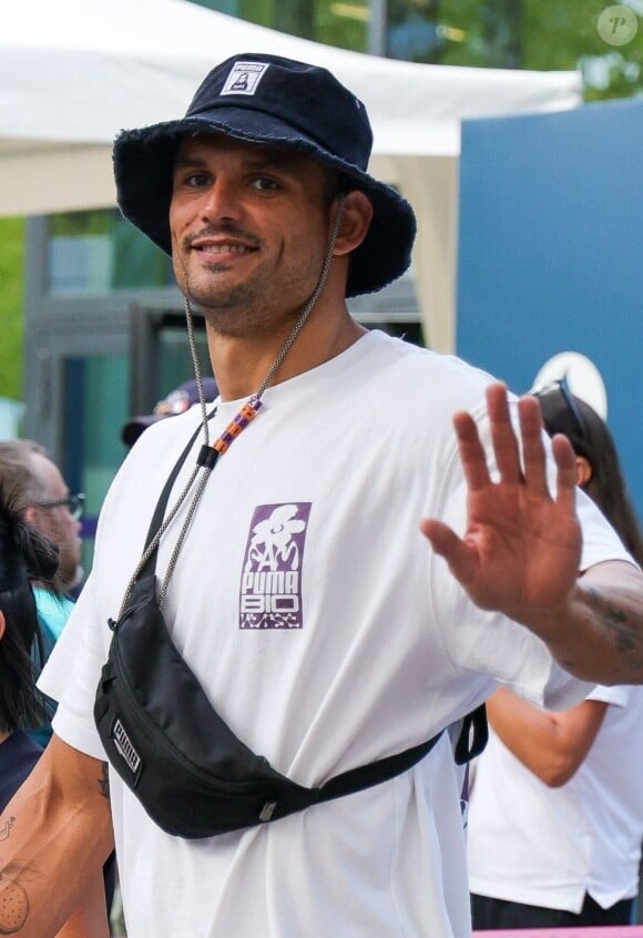 Florent Manaudou - Les célébrités en tribunes pendant l'épreuve de basketball de Demi-Finale opposant la France à l'Allemagne lors des Jeux Olympiques de Paris 2024 (JO) à l'Arena Bercy, à Paris, France, le 8 août 2024.