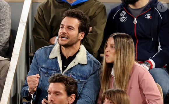 Amir Haddad et sa femme Lital dans les tribunes des Internationaux de France de tennis de Roland Garros 2024 à Paris, France, le 2 juin 2024. © Jacovides-Moreau/Bestimage 