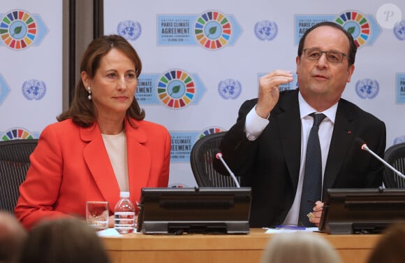 Ségolène Royal, Ministre de l'Écologie, du Développement durable et de l'Énergie et François Hollande - Conférence de presse sur le Paris Climate Agreement aux Nations-Unies à New York le 22 avril 2016. © Morgan Dessalles / Bestimage USA 