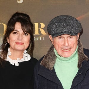 Un livre qui évoque Gueugnon, en Bourgogne, une petite ville qui n'est autre que la terre de son enfance. Valérie Perrin y a grandi dans une famille de footballeurs professionnels. 
Claude Lelouch avec sa femme Valérie Perrin-Lelouch - Avant-premiere du film "Boléro" au cinéma Pathé Wepler à Paris le 5 mars 2024. © Coadic Guirec/Bestimage