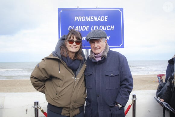 Valérie Perrin et son compagnon Claude Lelouch - Inauguration de la "Promenade Claude Lelouch" qui porte désormais son nom en présence d'un public nombreux et de la famille du réalisateur à Villers-sur-Mer le 26 mars 2023. © Jack Tribeca / Bestimage