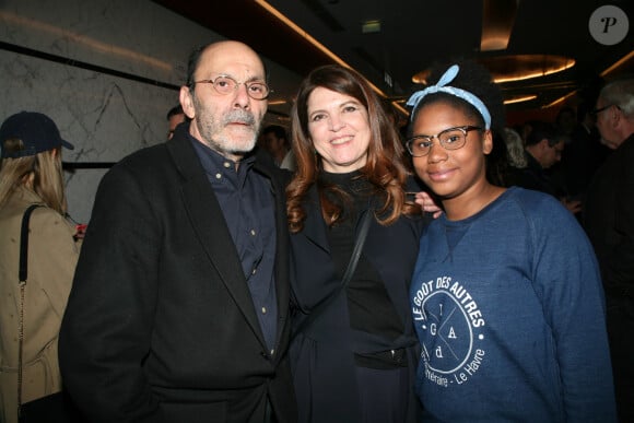 Exclusif - Jean-Pierre Bacri, Agnès Jaoui et sa fille adoptive brésilienne Lorannie que Jean-Pierre Bacri considère également comme sa fille. Agnès Jaoui a adopté aussi le frère qui se prénomme Loran - Avant-première du film "Place Publique" à Paris, France, le 16 avril 2018. © JLPPA/Bestimage