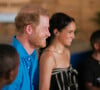 Il devrait de plus prononcer un discours en plus de remettre un joli prix.
Bogota, COLOMBIE - Le prince Harry, duc de Sussex, Meghan Markle, duchesse de Sussex, et la vice-présidente Francia Marquez lors d'un sommet organisé en collaboration avec The Archewell Foundaiton et Luminate à Bogota, au premier jour de leur visite de quatre jours en Colombie.