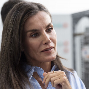 La reine Letizia d'Espagne assiste à l'ouverture du cours de Formation Professionnelle 2024/2025, à l'IES Doctor José Zapatero Domínguez à Castro-Urdiales, le 18 spetembre 2024. © Juanma Serrano / Europa Press / Bestimage 