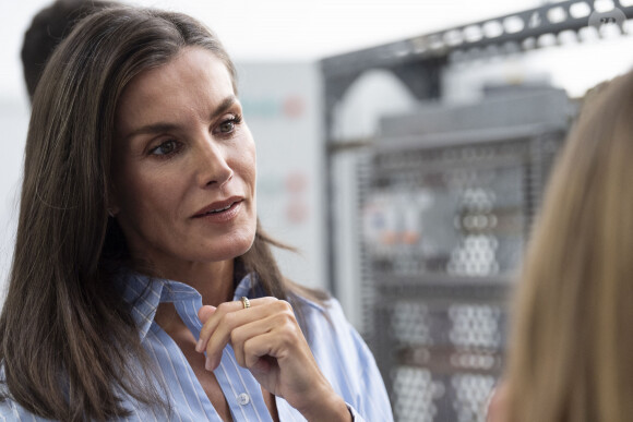 La reine Letizia d'Espagne assiste à l'ouverture du cours de Formation Professionnelle 2024/2025, à l'IES Doctor José Zapatero Domínguez à Castro-Urdiales, le 18 spetembre 2024. © Juanma Serrano / Europa Press / Bestimage 