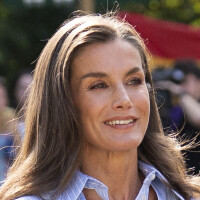 Ce choix de Letizia d'Espagne est surprenant ! La reine d'Espagne opte pour une chemise Mango très originale (PHOTOS)