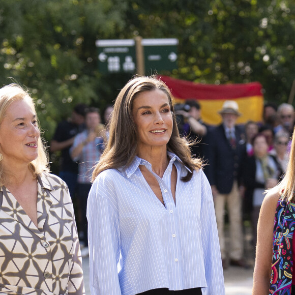 Letizia d'Espagne a assisté à l'ouverture du cours de Formation Professionnelle 2024/2025, à l'IES Doctor José Zapatero Domínguez à Castro-Urdiales
La reine Letizia d'Espagne assiste à l'ouverture du cours de Formation Professionnelle 2024/2025, à l'IES Doctor José Zapatero Domínguez à Castro-Urdiales, le 18 spetembre 2024. © Juanma Serrano / Europa Press / Bestimage 