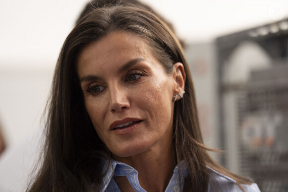 La reine Letizia d’Espagne assiste à l'ouverture du cours de Formation Professionnelle 2024/2025, à l'IES Doctor José Zapatero Domínguez à Castro-Urdiales, le 18 spetembre 2024. © Juanma Serrano / Europa Press / Bestimage  Queen Letizia during the opening ceremony of the Vocational Training Course 2024/2025, at the IES Doctor José Zapatero Domínguez, on September 18, 2024, in Castro-Urdiales, Cantabria (Spain). The Queen visited the center where Dual Vocational Training will be implemented this academic year 2024/2025 in the first year of the Middle Level and Higher Level training cycles, as well as in the FP masters that include internships. 