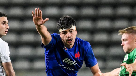 Comment Hugo Auradou a-t-il été accueilli pour son grand retour à l'entraînement après être rentré d'Argentine ?