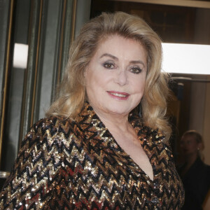 Catherine Deneuve arrivant au "Concerto pour la Paix" organisé par Omar Harfouch au Théâtre des Champs Élysées à Paris, France, le 18 Septembre 2024. © Perusseau / Tribeca / Bestimage 