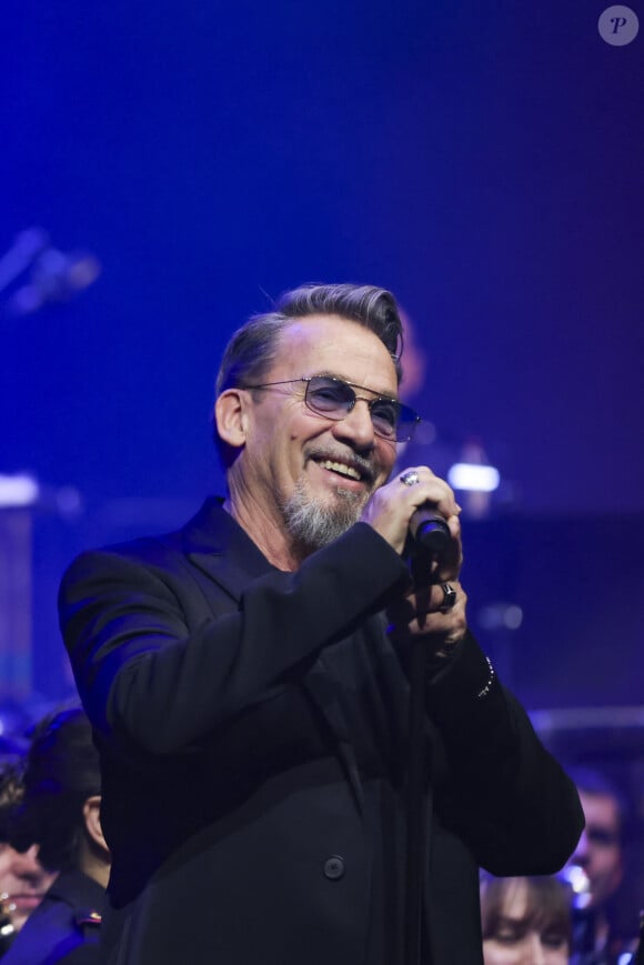 Florent Pagny lors du concert caritatif "Sentinelles d'un soir" au profit de l'association Bleuet de France à la salle Pleyel à Paris le 30 mai 2024. © Jack Tribeca / Bestimage 