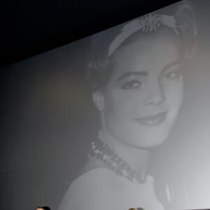 EXCLUSIF - Alain Delon lors de l'exposition sur Romy Schneider à Boulogne-Billancourt (archive)