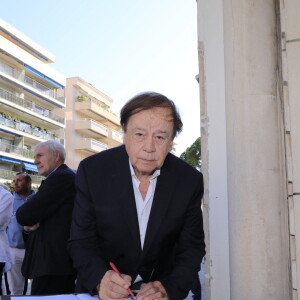 Daniel Lauclair - Obsèques du journaliste sportif, Didier Roustan, décédé le 11 septembre à l'âge de 66 ans en l'église Notre-Dame-des-Pins, à Cannes le 20 septembre 2024. © Franz Chavaroche/Bestimage