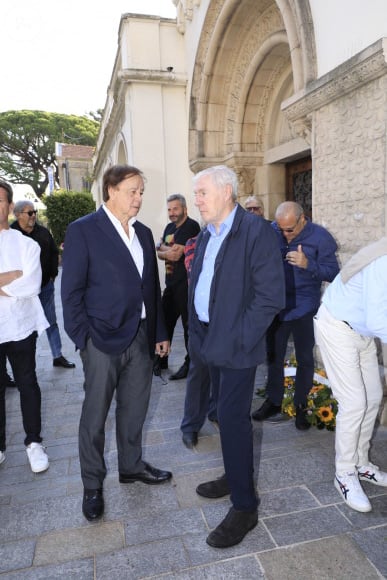 Daniel Lauclair, Luis Fernandez - Obsèques du journaliste sportif, Didier Roustan, décédé le 11 septembre à l'âge de 66 ans en l'église Notre-Dame-des-Pins, à Cannes le 20 septembre 2024. © Franz Chavaroche/Bestimage