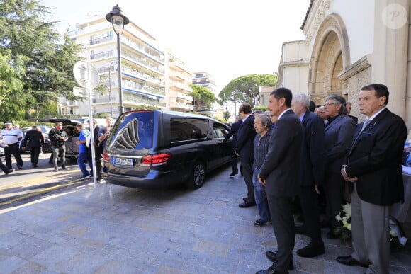 David Lisnard (Maire de Cannes) - Obsèques du journaliste sportif, Didier Roustan, décédé le 11 septembre à l'âge de 66 ans en l'église Notre-Dame-des-Pins, à Cannes le 20 septembre 2024. © Franz Chavaroche/Bestimage