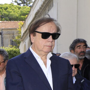 Basile Boli, Daniel Lauclair - Obsèques du journaliste sportif, Didier Roustan, décédé le 11 septembre à l'âge de 66 ans en l'église Notre-Dame-des-Pins, à Cannes le 20 septembre 2024. © Franz Chavaroche/Bestimage