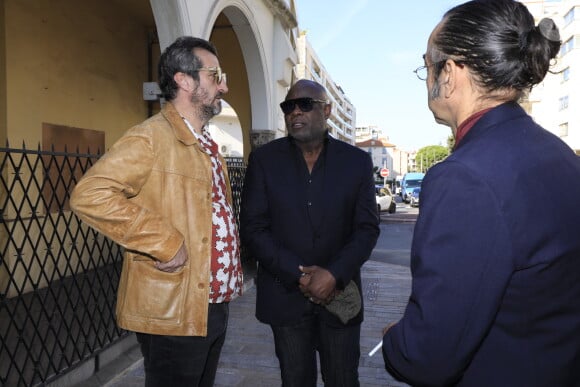 Johan Micoud, Basile Boli - Obsèques du journaliste sportif, Didier Roustan, décédé le 11 septembre à l'âge de 66 ans en l'église Notre-Dame-des-Pins, à Cannes le 20 septembre 2024. © Franz Chavaroche/Bestimage