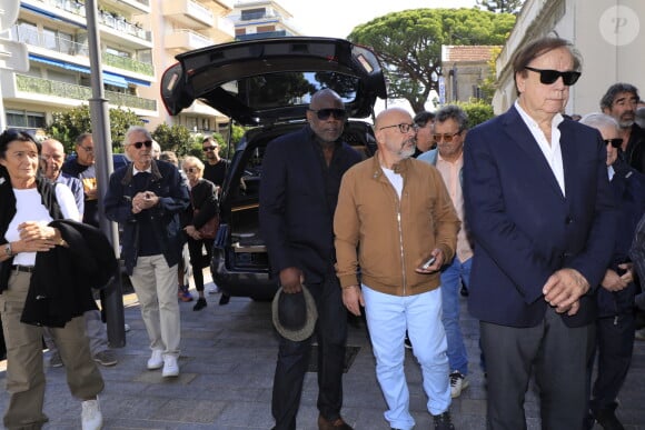 Basile Boli, Daniel Lauclair - Obsèques du journaliste sportif, Didier Roustan, décédé le 11 septembre à l'âge de 66 ans en l'église Notre-Dame-des-Pins, à Cannes le 20 septembre 2024. © Franz Chavaroche/Bestimage