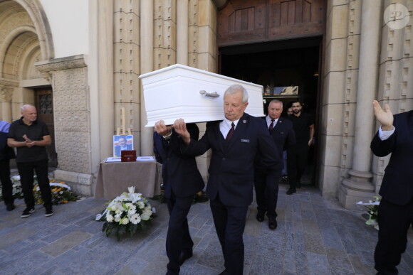 Sorties des obsèques du journaliste sportif, Didier Roustan, décédé le 11 septembre à l'âge de 66 ans en l'église Notre-Dame-des-Pins, à Cannes le 20 septembre 2024. © Franz Chavaroche/Bestimage