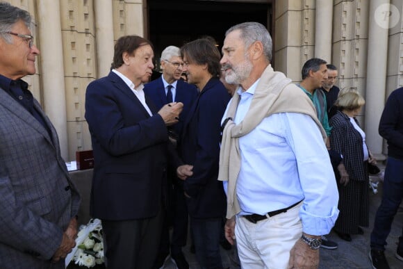 Daniel Lauclair, Arsène Wenger, Daniel Bravo - Sorties des obsèques du journaliste sportif, Didier Roustan, décédé le 11 septembre à l'âge de 66 ans en l'église Notre-Dame-des-Pins, à Cannes le 20 septembre 2024. © Franz Chavaroche/Bestimage