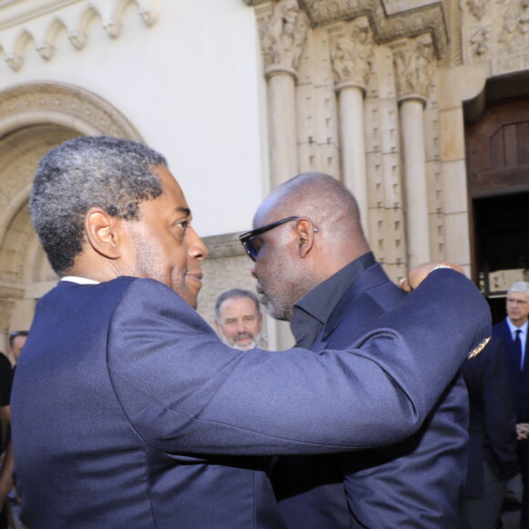 Basile Boli - Sorties des obsèques du journaliste sportif, Didier Roustan, décédé le 11 septembre à l'âge de 66 ans en l'église Notre-Dame-des-Pins, à Cannes le 20 septembre 2024. © Franz Chavaroche/Bestimage