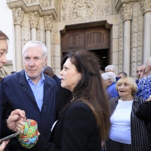 Daniel Lauclair, Luis Fernandez, Murielle Roustan, Daniel Lauclair - Sorties des obsèques du journaliste sportif, Didier Roustan, décédé le 11 septembre à l'âge de 66 ans en l'église Notre-Dame-des-Pins, à Cannes le 20 septembre 2024. © Franz Chavaroche/Bestimage