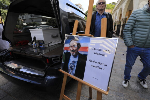 Sorties des obsèques du journaliste sportif, Didier Roustan, décédé le 11 septembre à l'âge de 66 ans en l'église Notre-Dame-des-Pins, à Cannes le 20 septembre 2024. © Franz Chavaroche/Bestimage