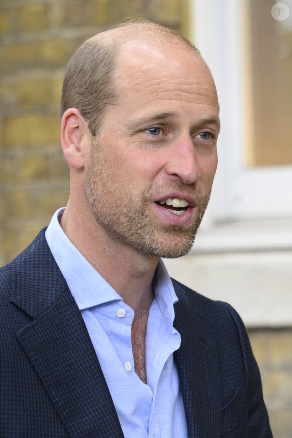 Le prince William, prince de Galles, visite la galerie Saatchi sur King's Road dans le quartier de Chelsea, à Londres, Royaume Uni, le 5 septembre 2024, pour découvrir " Homelessness: Reframed ", une exposition révolutionnaire qui donne vie aux complexités du sans-abrisme. © Cover Images via ZUMA Press/Bestimage